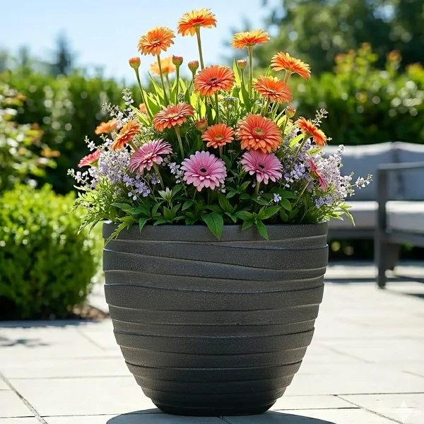 Row Black Light Concrete Egg Garden Planter D52 H43 cm, 91 ltrs Cap.