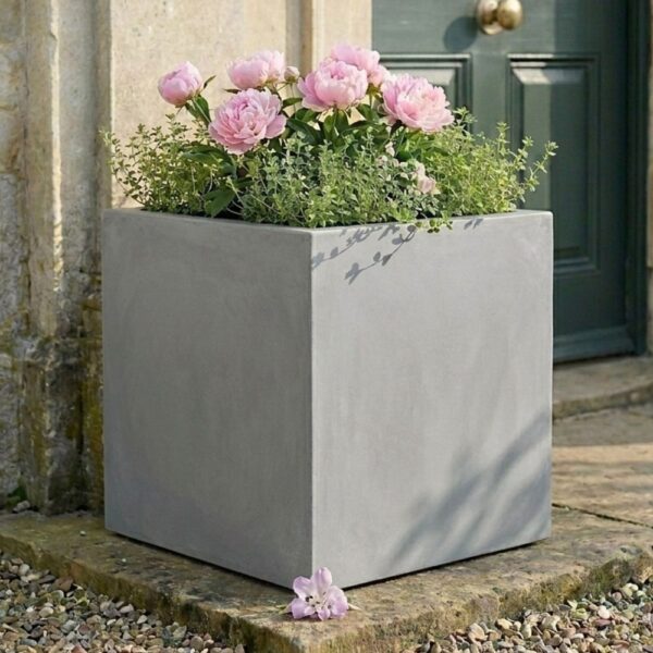Square Box Grey Light Concrete Garden Planter H30 L30 W30 cm, 27 ltrs Cap.