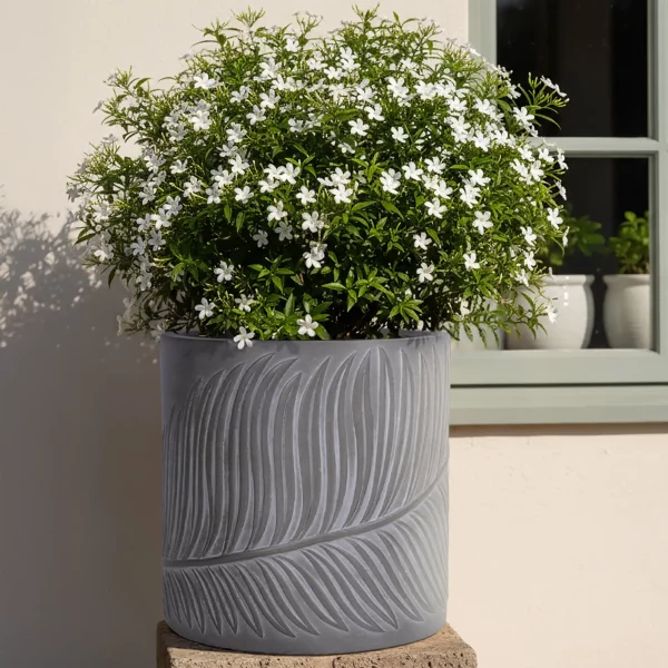 Leaf Embossed Brown Round Garden Planter D37 H37 cm, 39 ltrs Cap.