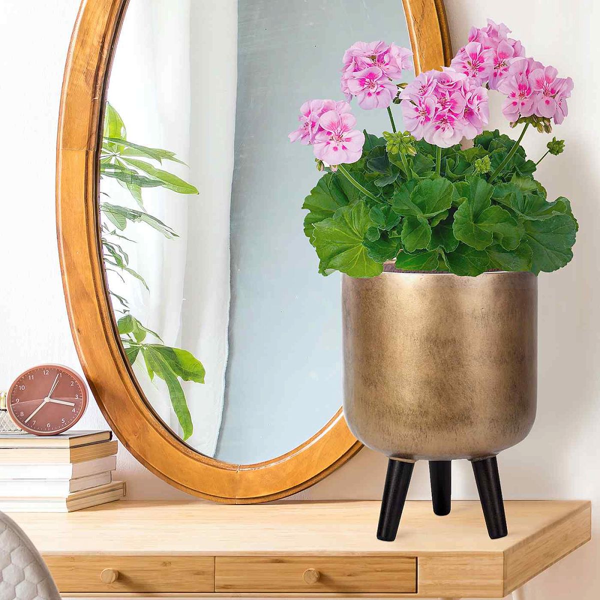 Concrete Effect Gold Round Planter with Legs, Round Pot Plant Stand